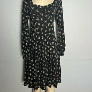 Hershe Ditsy Floral Black Ribbed Dress Size M